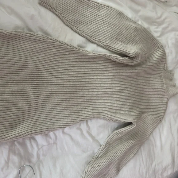 H&M Cream Ribbed Knit Top - Picture 2 of 3